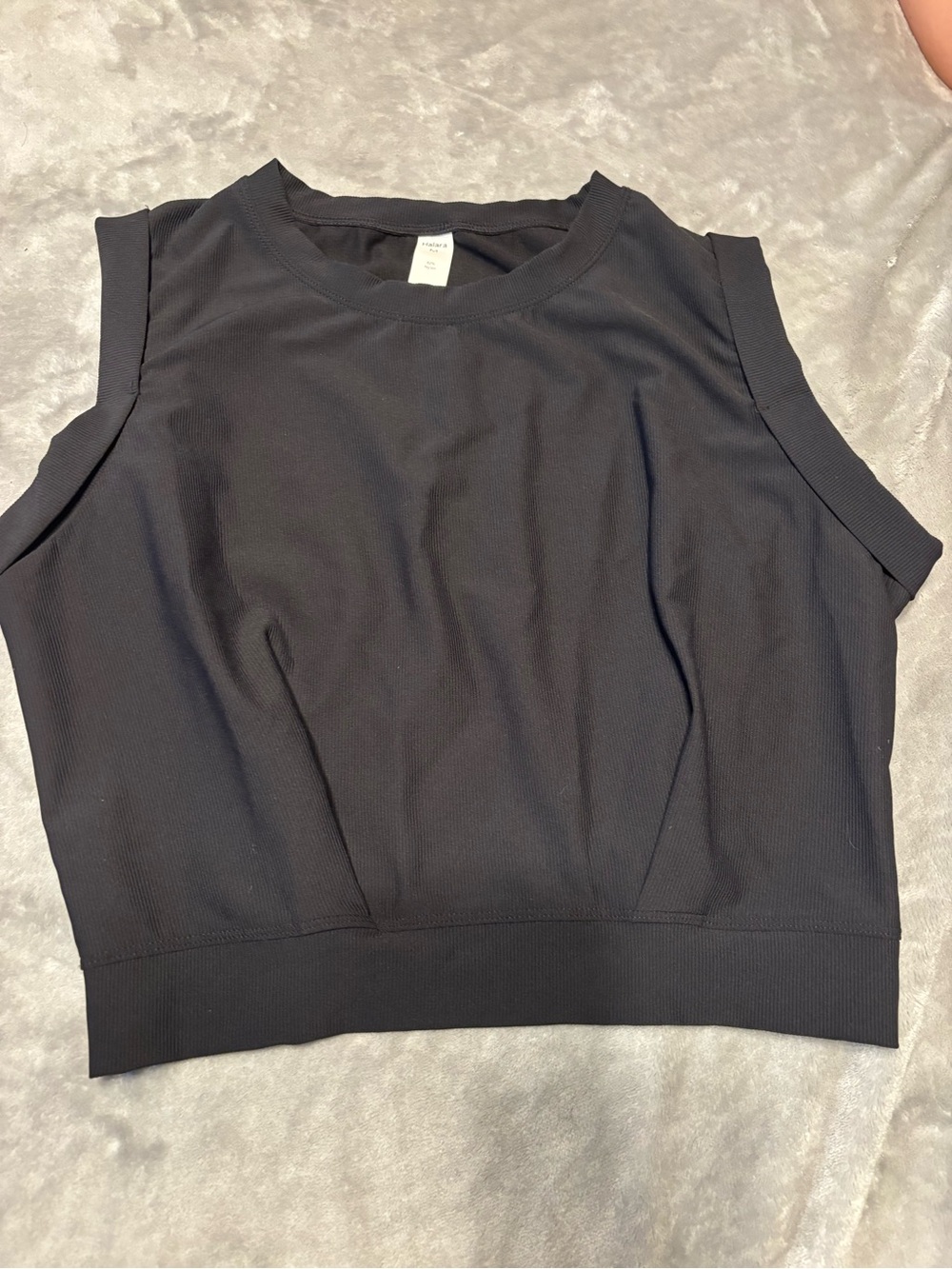 Halara Sleeveless Black Cropped Tank Top